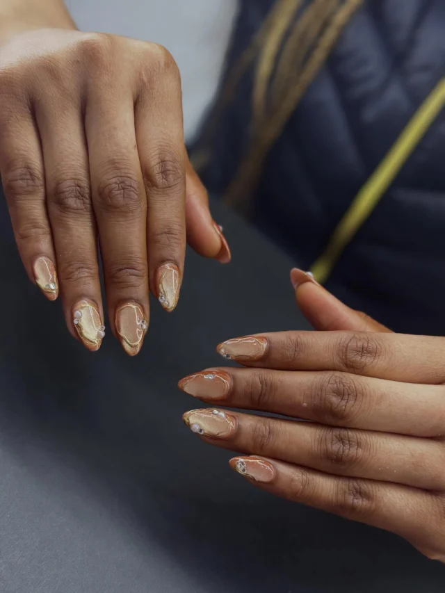 Details that speak louder than words 💫

#NudeNails
#SoftGlamNails
#NeutralNails
#GlossyNails