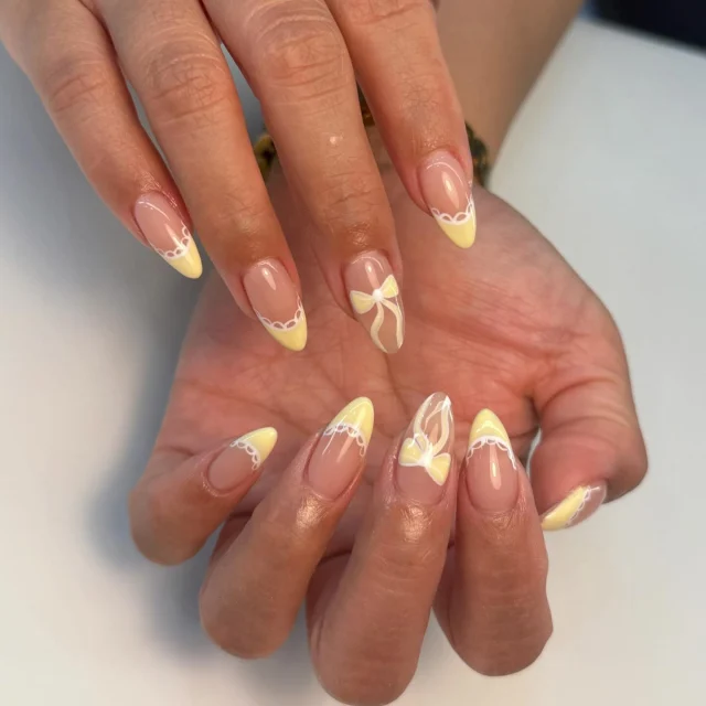 Butter yellow dreams 💛

Book now at: https://gemmanailsspa.ca

#NailGoals #SassyNails #PrettyButSavage #NailInspo