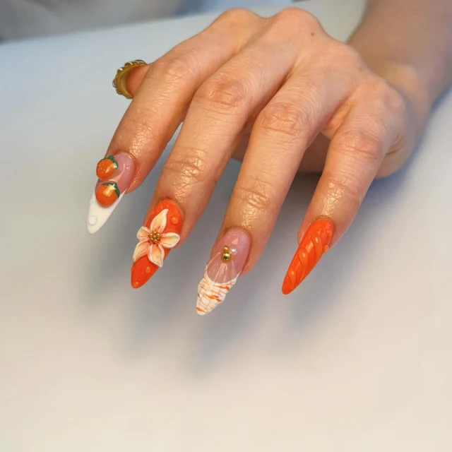 Sweet like citrus, sharp like claws 🧡

Book now at: https://gemmanailsspa.ca

#nailsinspo 
#missisauganailtech 
#summernailsinspo 
#trendingnails