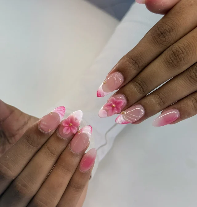 Pink petals & glossy dreams 🌸✨

Book now at: https://gemmanailsspa.ca

#nailsinspo 
#missisauganailsalon
#summernailsinspo 
#GemmaNailsSpa MississaugaNails