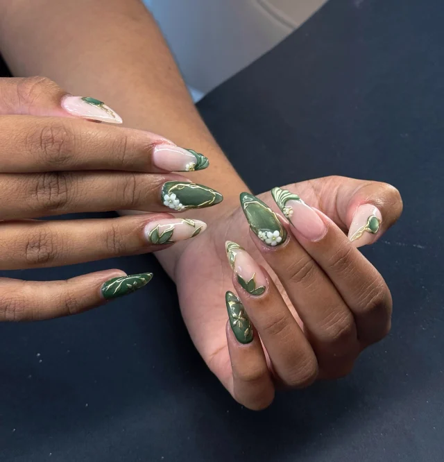 Delicate green-and-gold leaf motifs 🍃☘️

Book now at: https://gemmanailsspa.ca

#nailsinspo 
#missisauganailsalon
#summernailsinspo 
#nailart 
#GemmaNailsSpa MississaugaNails