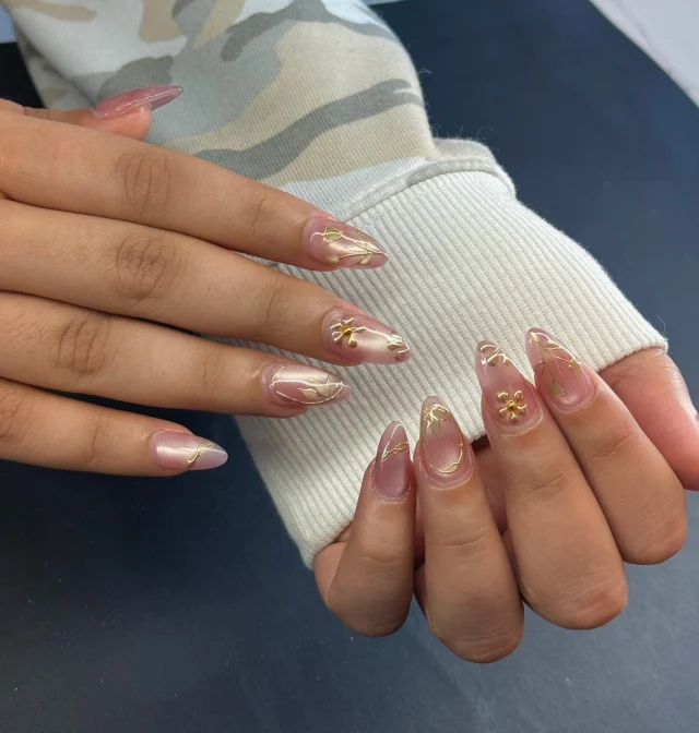 Soft blush + golden touches 🌸✨

Book now at: https://gemmanailsspa.ca

#nailsinspo 
#missisauganailsalon
#summernailsinspo 
#nailart 
#GemmaNailsSpa MississaugaNails