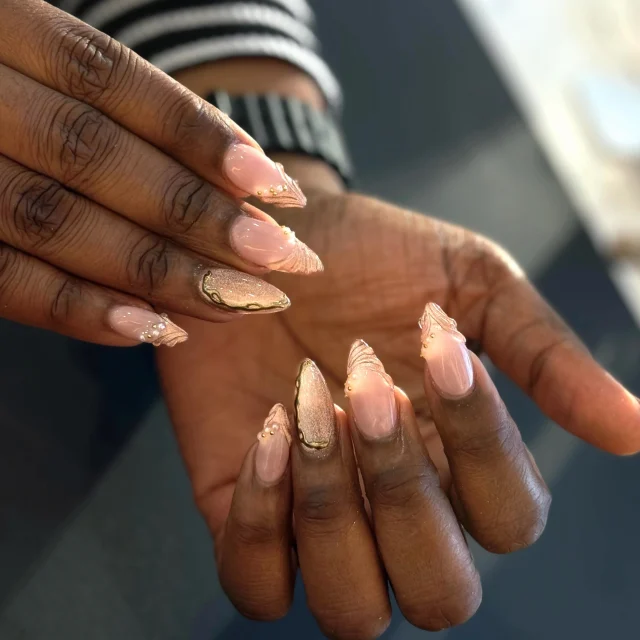 Details on details on details. 💎

Book now at: https://gemmanailsspa.ca

#NailInspo #NailArt #NailGoals #NudeNails #GlamNails