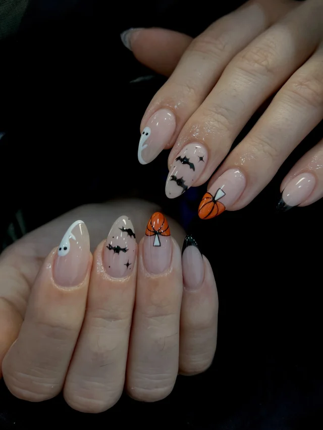 Ghosts, bats & a touch of Halloween magic 👻🦇

Book now at: https://gemmanailsspa.ca

#HalloweenNails #SpookyNails #GhostNails #BatNails